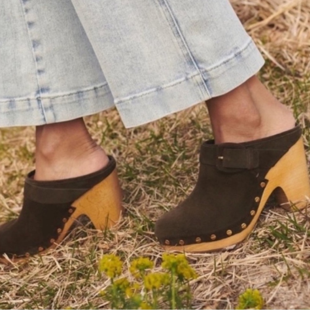 NWOT Veronica Beard Clogs